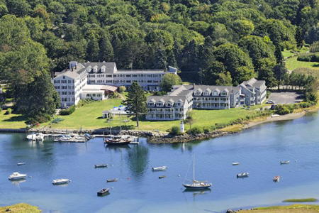 The Nonantum Resort has been a popular destination for families since 1883. Nonantum Resort, Kennebunk, Maine; family-friendly resort in New England, Maine
