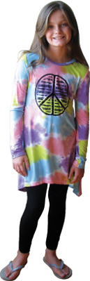 child model; girls fall fashion; Flowers by Zoe peace-symbol shirt; snap leggings by The Children's Place; kids' fashion