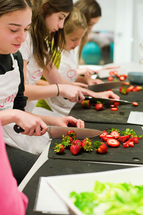 OMG! girls learn to make a healthy snack girls cooking with strawberries