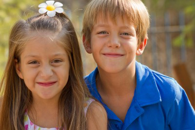 How to Raise Happy Kids happy kids outside
